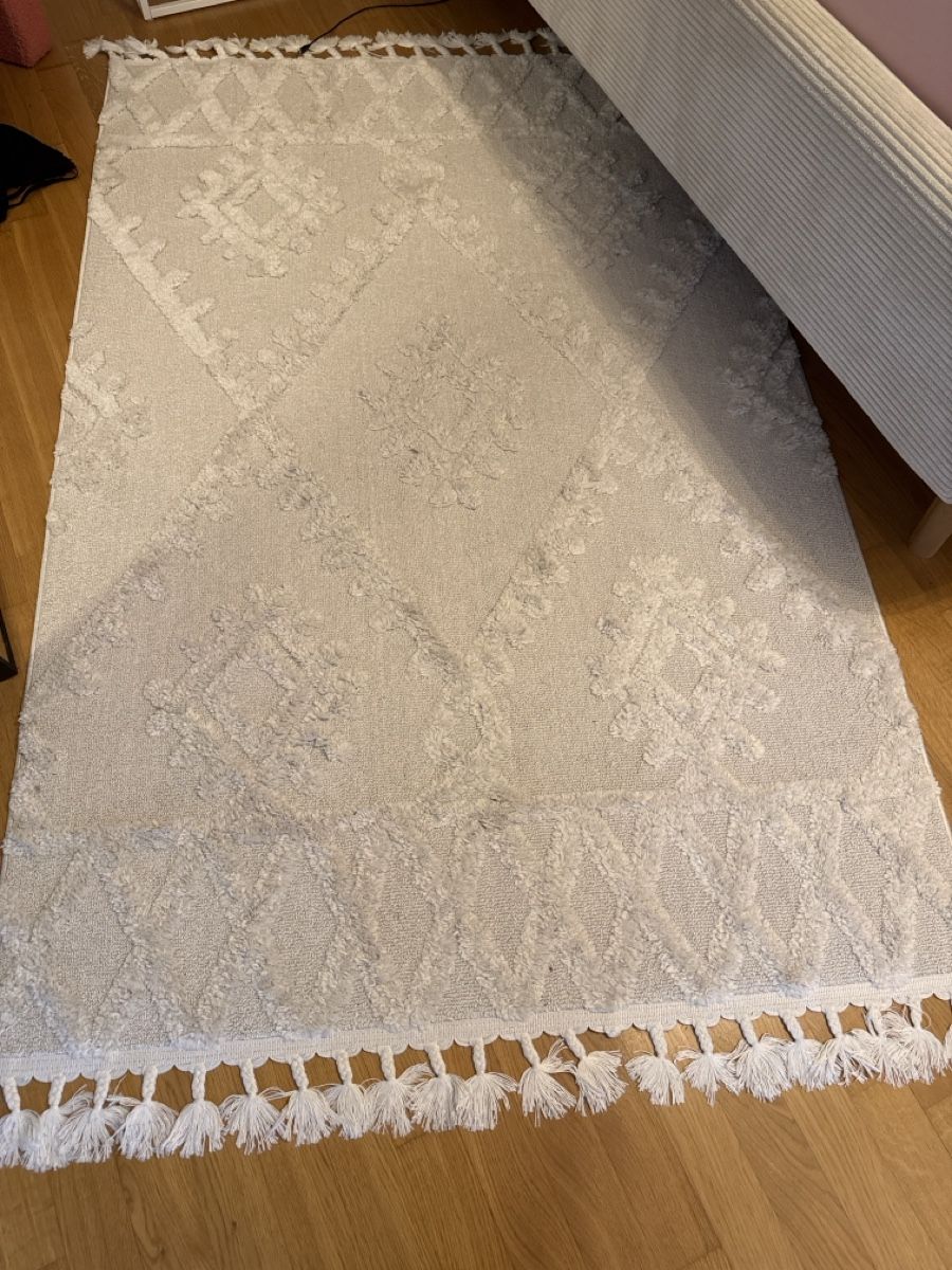 Teppiche: Teppich 120x180cm, beige – Gebraucht aus Herzogenbuchsee von _jaaanita