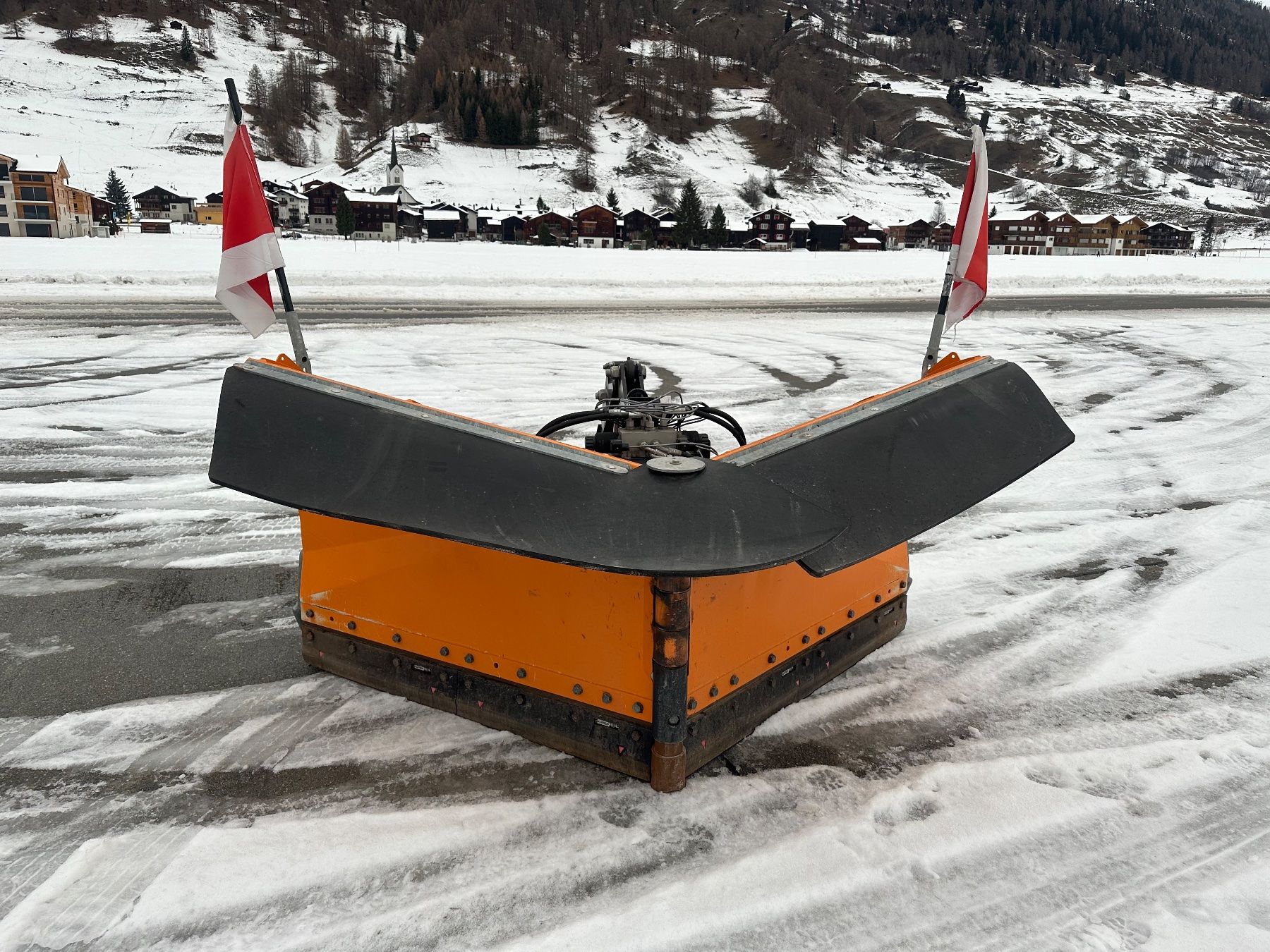 Aebi Schneeräumung: Schneepflug Schmidt – Gebraucht aus Oberwald von 7408 1