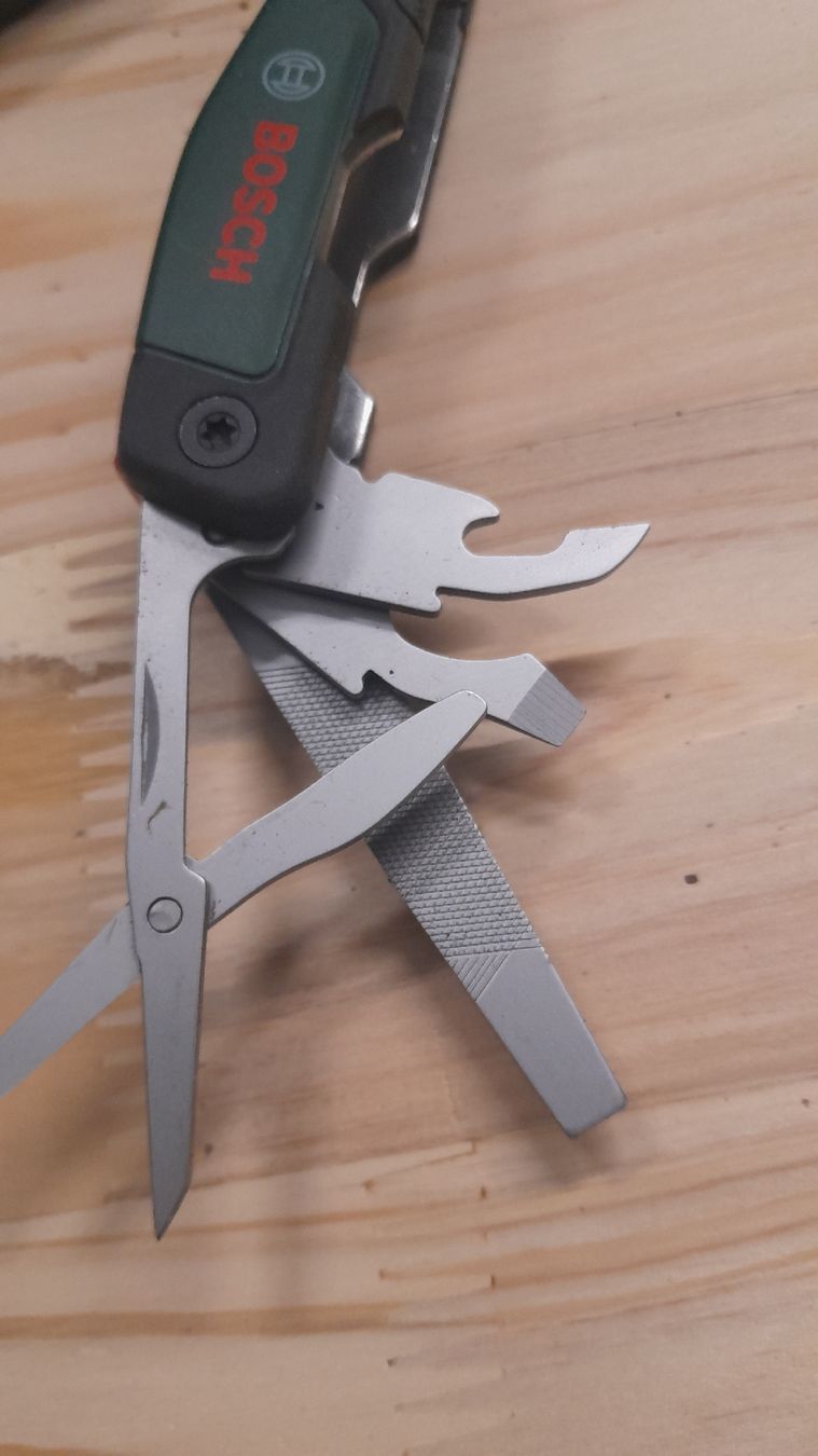 Bosch Tutti gli attrezzi: Bosch outil multifonction avec accessoires – Usato da Poliez-Pittet venduto da wilmout3 2