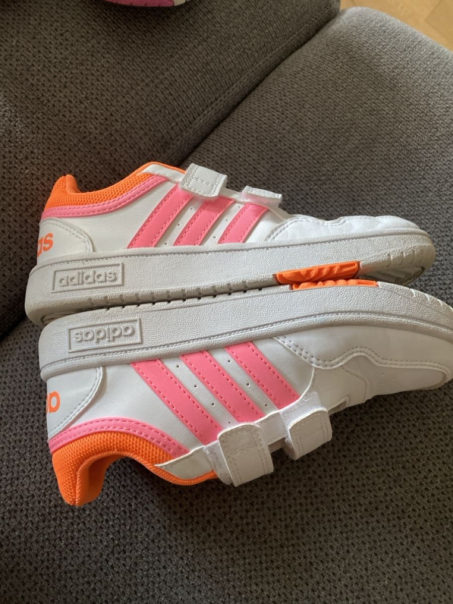 Adidas Scarpe per ragazzi: Turnschuh Adidas 32 – Usato da Läufelfingen venduto da Alles_Garantie 3