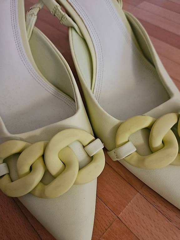 Stradivarius Scarpe da donna: Stradivarius grüne pumps – Usato da Frauenfeld venduto da Jewells-Child 3