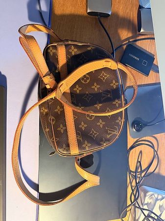 À vendre sacoche Louis Vuitton