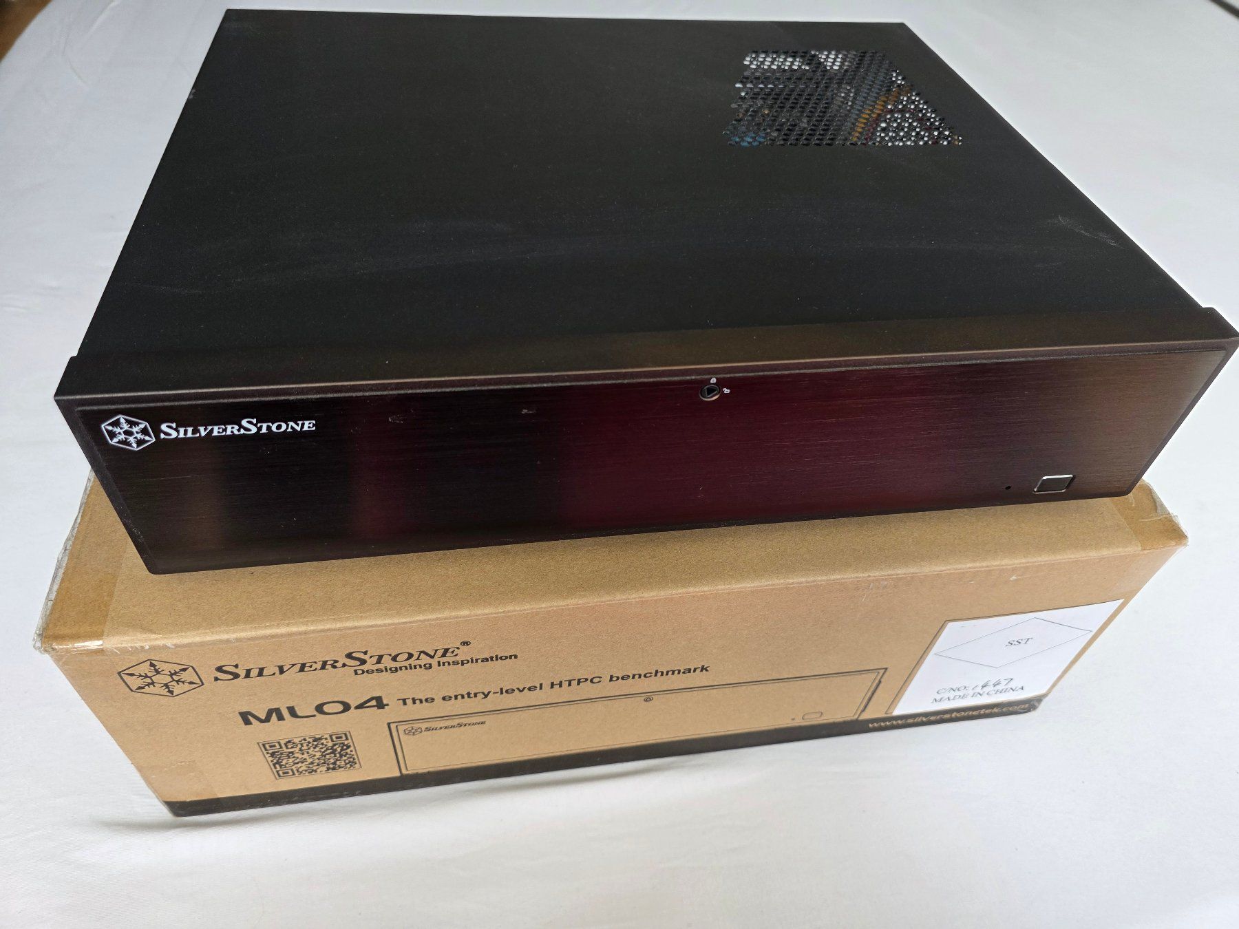 Custodie: SilverStone SST-ML04 Milo HTPC Gehäuse (schwarz) – Usato da Pfäffikon SZ venduto da Velociraptor 2