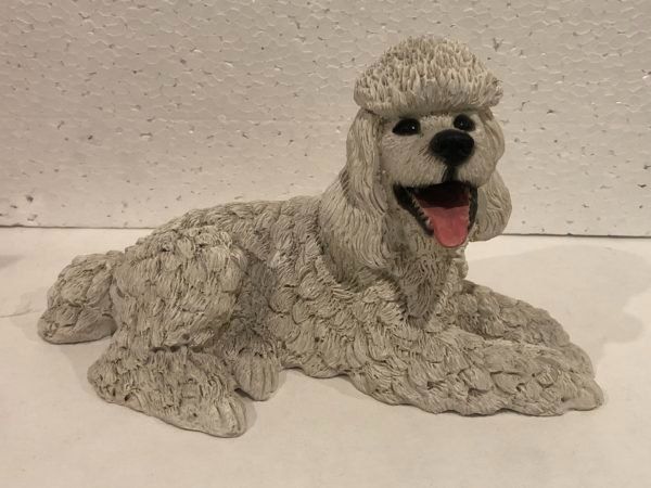 Statuette: Figurine Chien Caniche en résine – Nuovo (secondo la descrizione) da La Chaux-de-Fonds venduto da Kisah