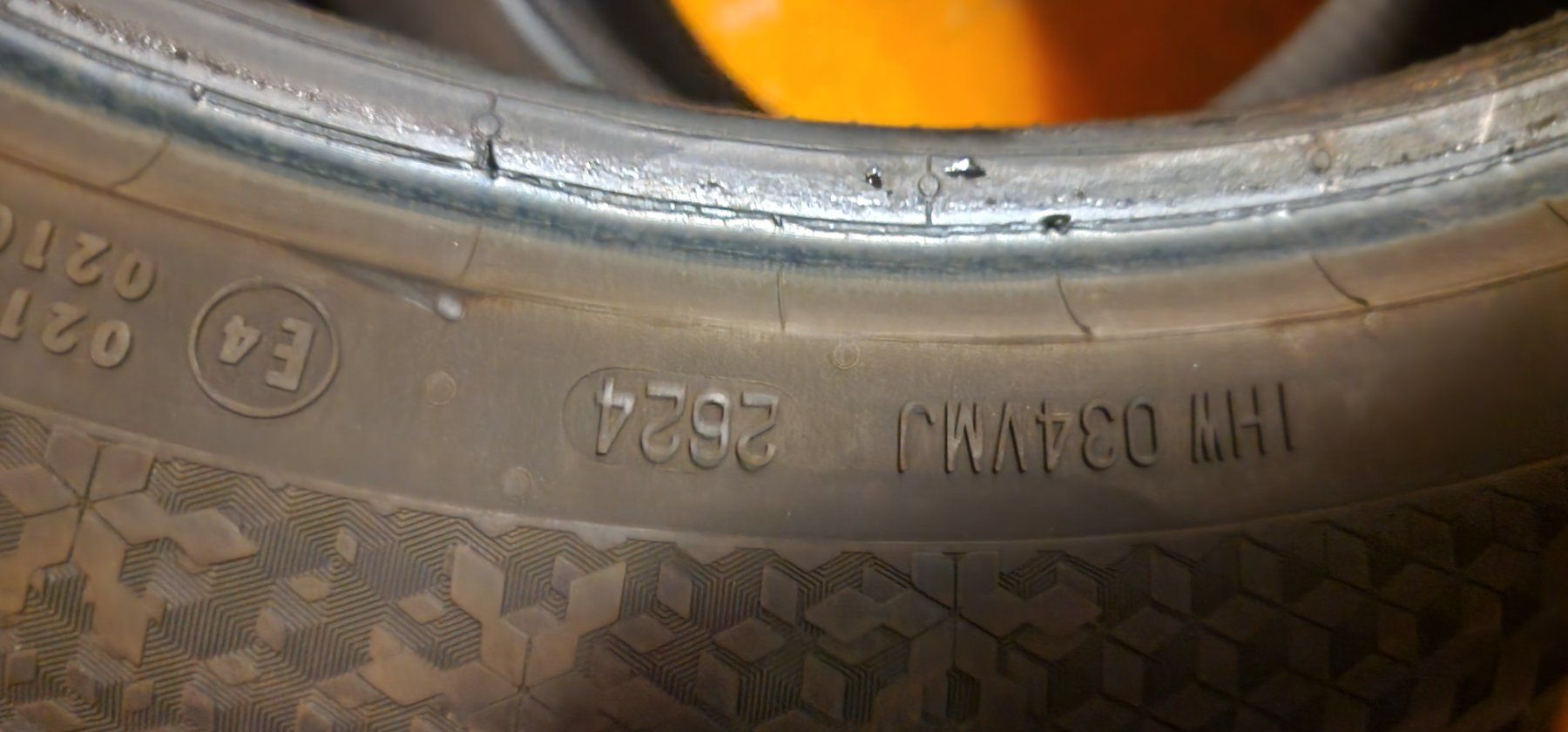 Continental Pneumatici & Ruote complete: Continental 245/45R19 – Usato da büetigen venduto da sonomic 4