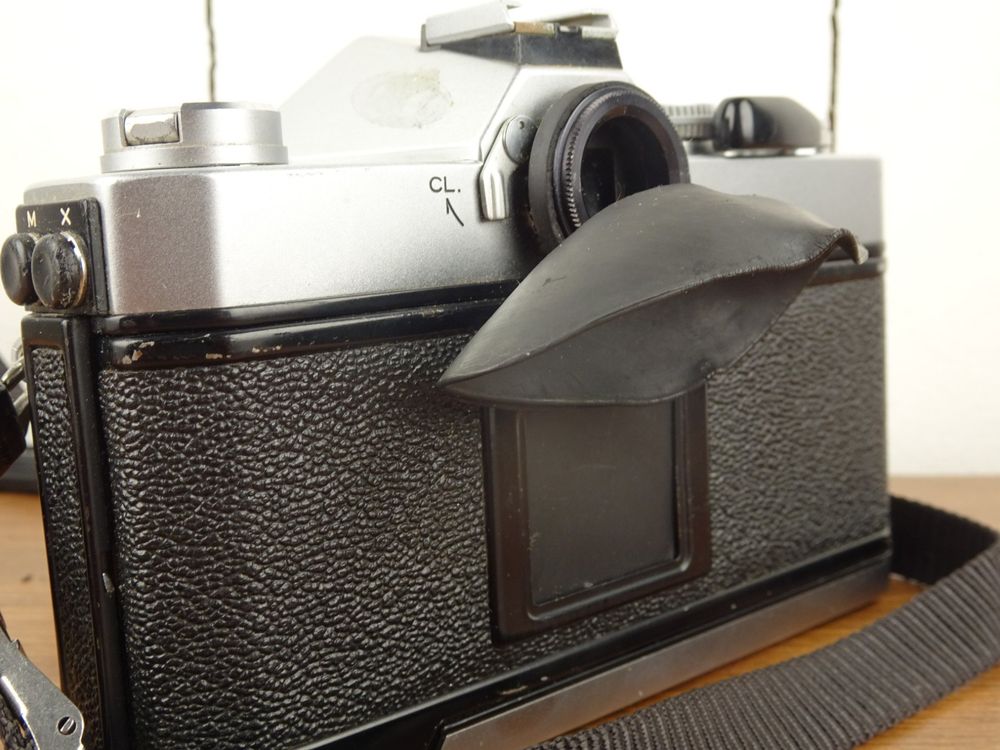 Kamera Konica Autoreflex T3 Vivitar 28mm 1:2 Wide Angle 5