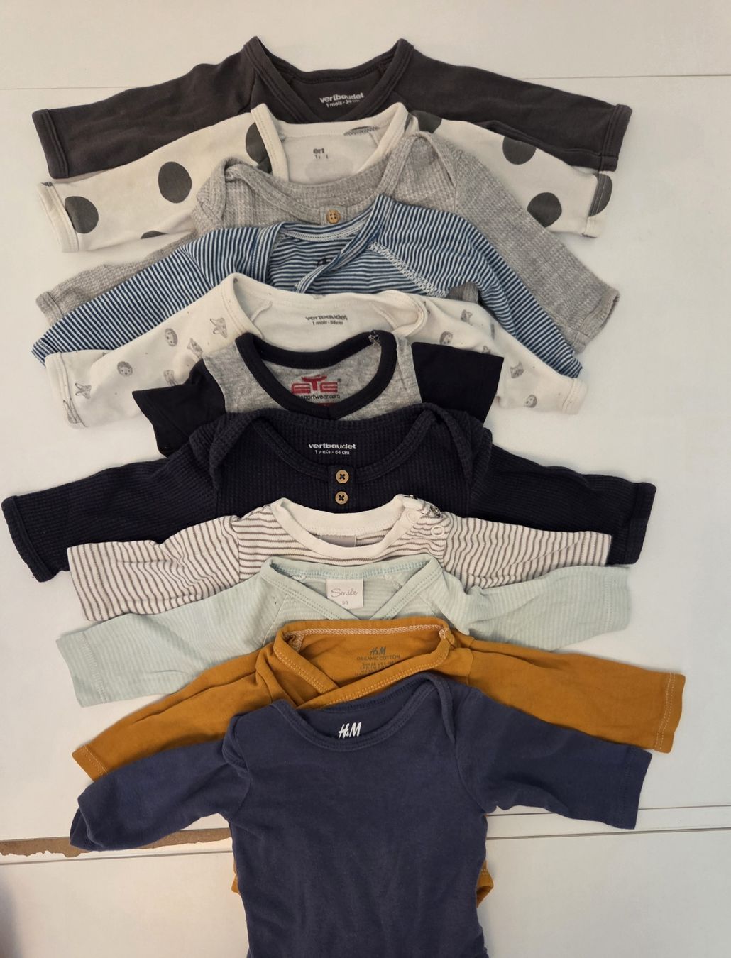 Lotti & Set di vestiti: Bodies, Grösse 50, Occassion, div. Marken – Usato da Lichtensteig venduto da ann_9w9b
