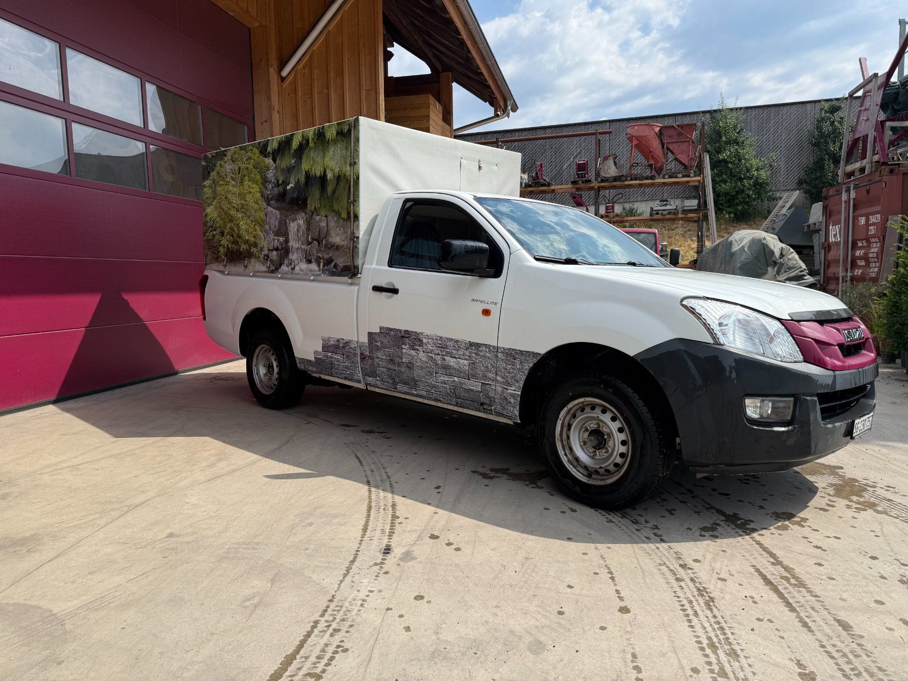 Isuzu Nutzfahrzeuge: Isuzu D-Max  mit Werbeplane – Gebraucht aus Oberuzwil von sas_ps7t