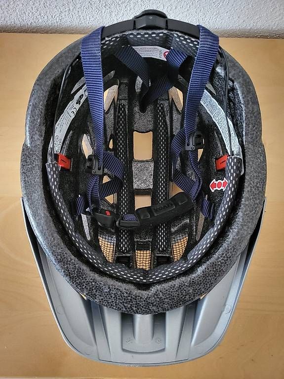Uvex Caschi: Uvex Helm I-VO CC – Usato da Thun venduto da and_jnp8 3
