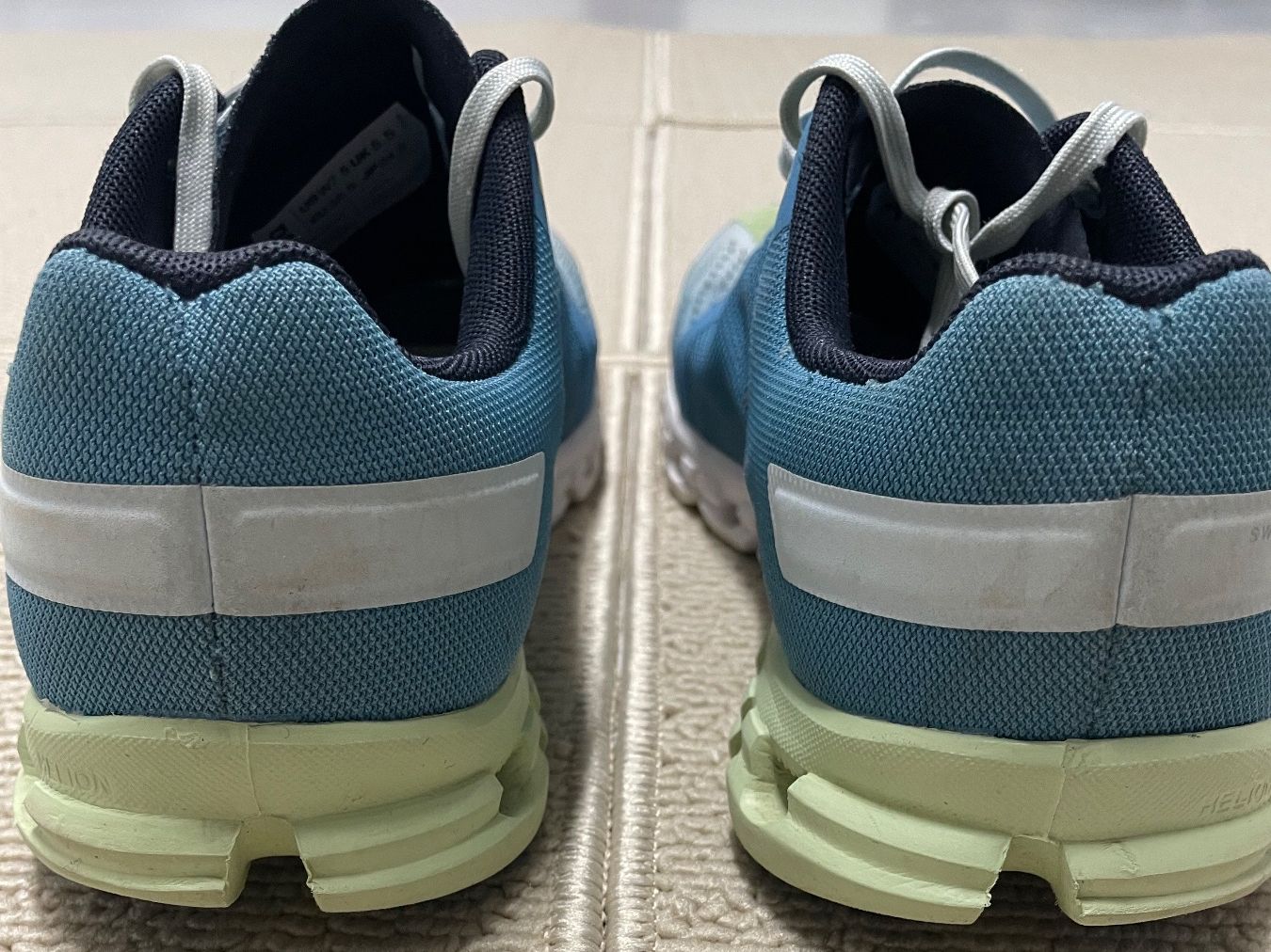 On Scarpe da donna: Gebrauchte ON Schuhe blau – Usato da Schaffhausen venduto da kon_9tj8 1