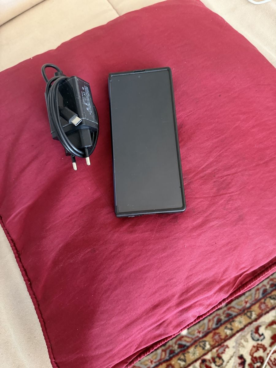 Samsung Portables: Samsung Z Fold 6 – Neuf (Voir description) à Schattdorf par Kofi57