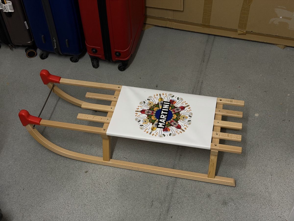 Schlitteln: Holzschlitten neu, unbenutzt – Neu und originalverpackt aus Richterswil von ski_7ffp