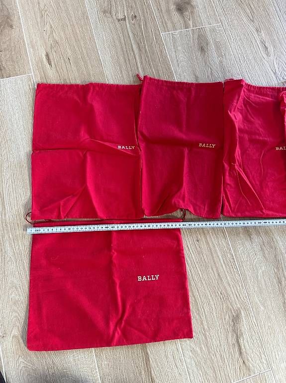 Bally Borse: Bally Staubbeutel im Set – Usato da Leissigen venduto da SKcool 2