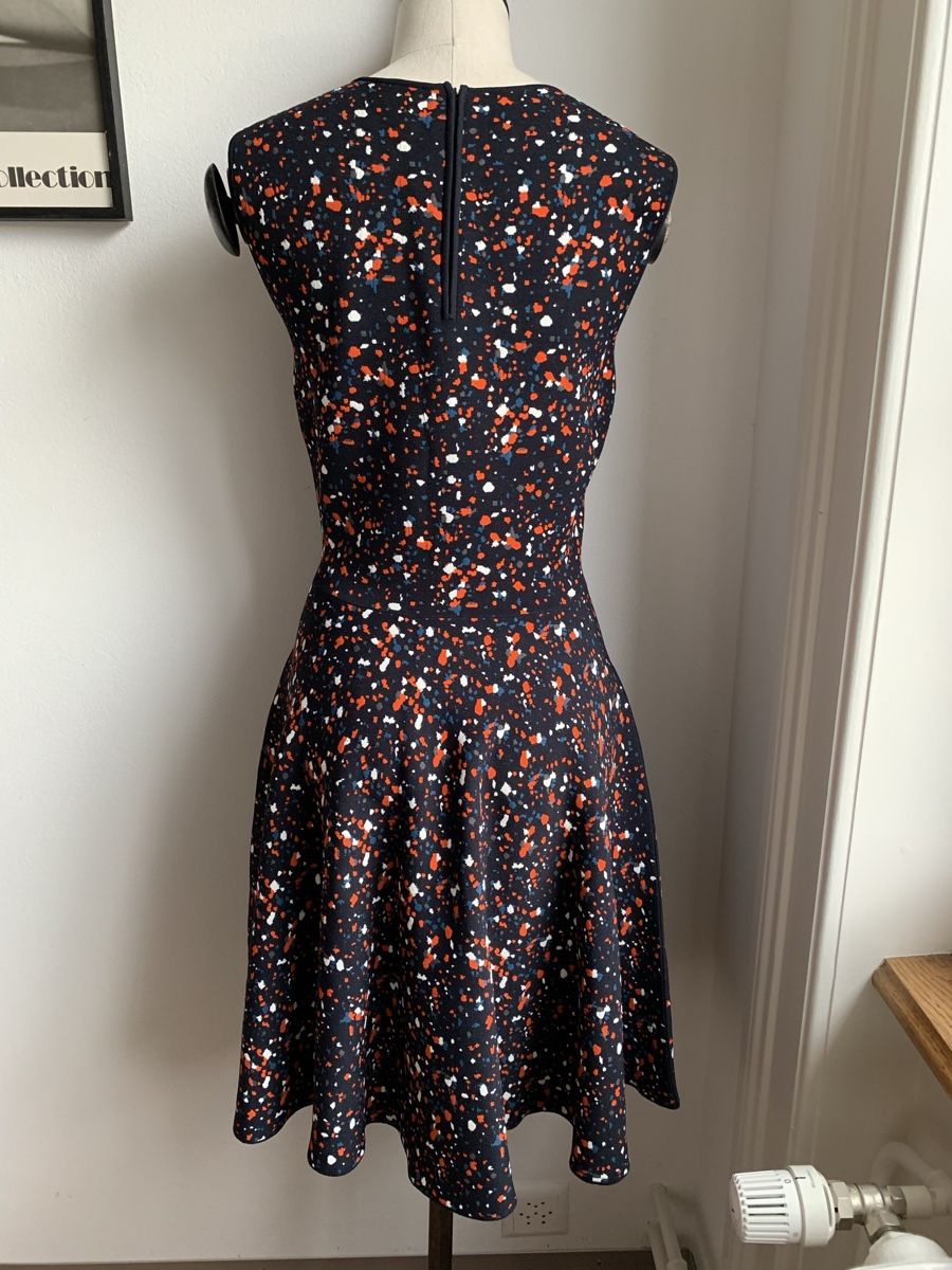 Akris Vestiti: AKRIS: Herrlich gemustertes blaues Kleid, 36 – Nuovo (secondo la descrizione) da Luzern venduto da designluzern 9