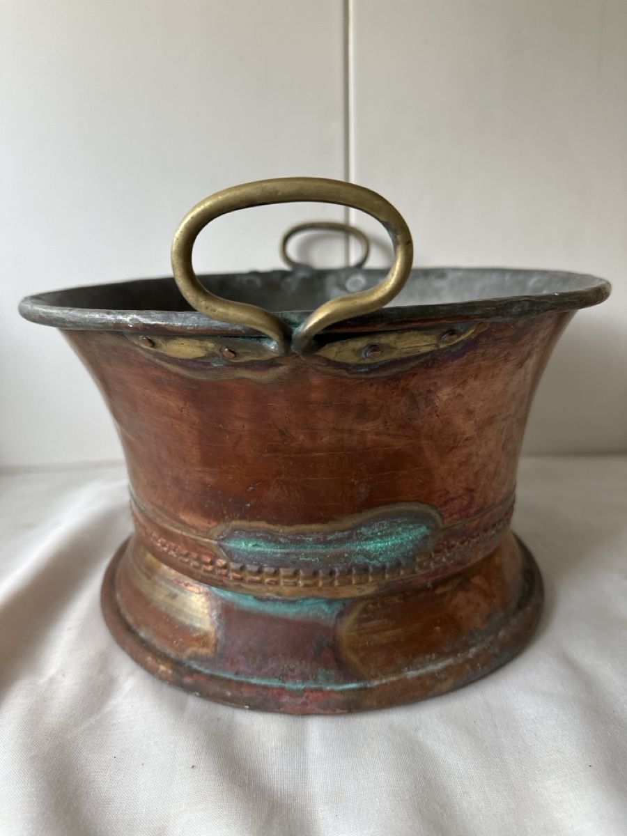 Pentole: Antikes Kupfer-Löcherbecken mit Messinggriffen D. ca. 30 cm – Usato da Zürich venduto da Chaeffeler 3