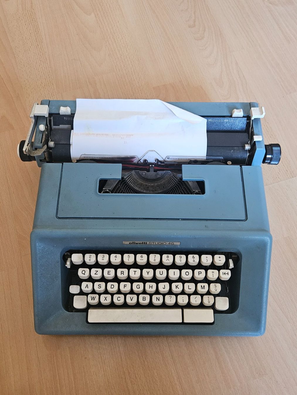 Olivetti Macchine da scrivere: Olivetti Studio 46 Schreibmaschine – Difettoso da Basel venduto da meg65