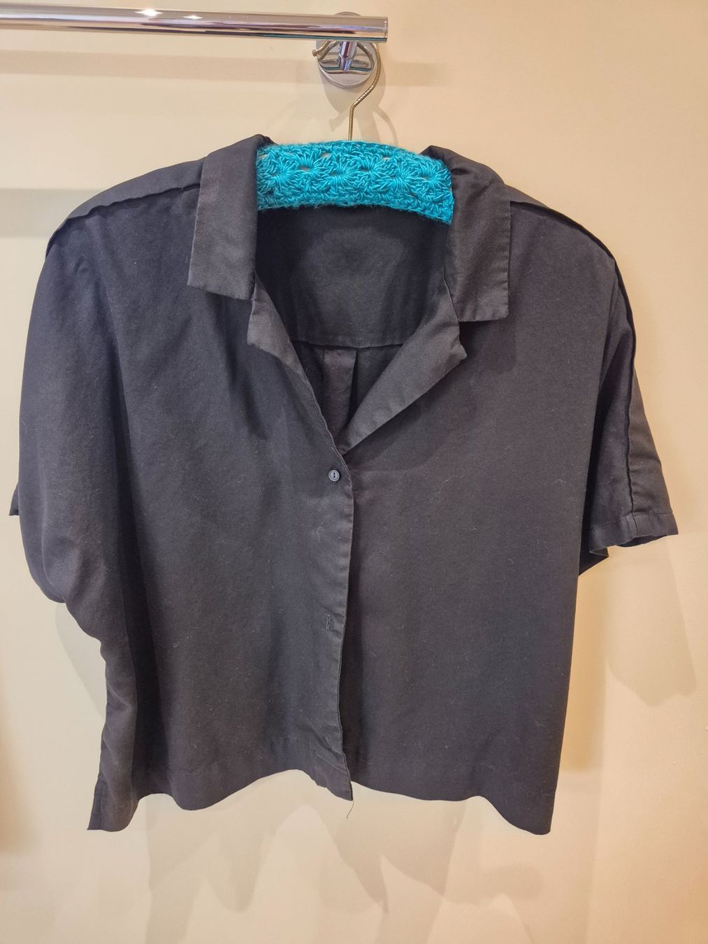 Camicette: Schwarze Bluse, Kurzarm, Gr. 46 – Usato da Dietikon venduto da grafad