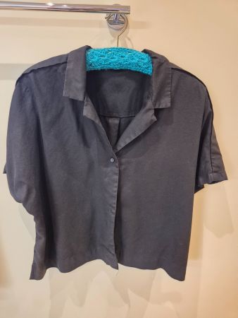 Schwarze Bluse, Kurzarm, Gr. 46