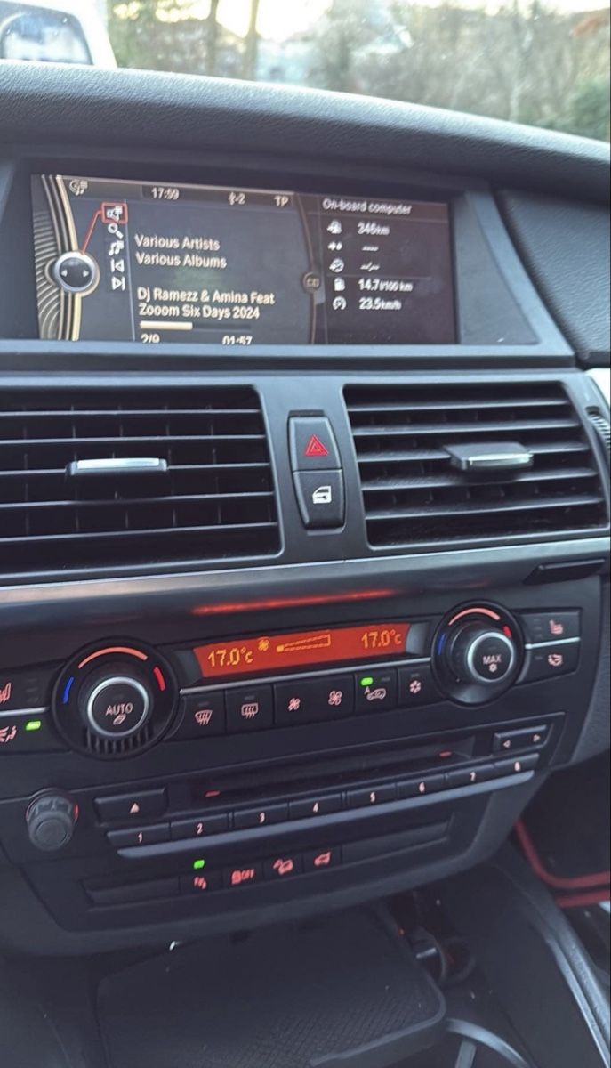 BMW Tutti pezzi di ricambio auto: Display BMW X6 E71 X5 E70 – Usato da Genève venduto da fra_v2zs