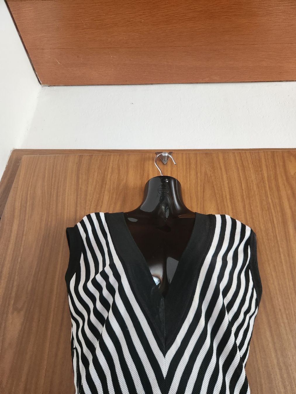 Sandro Robes: Robe Sandro Paris rayée noir et blanc taille S  – D'occasion à Niedergösgen par Eva2410 3