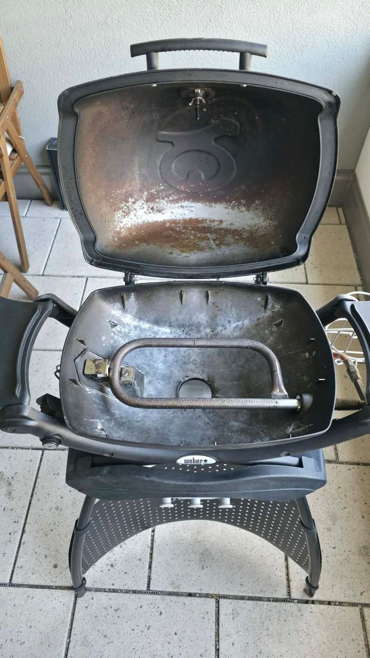 Weber Griglie: Weber Q1200 - Grill mit Ständer / Grill with stander – Usato da Zürich venduto da anna_berza 3