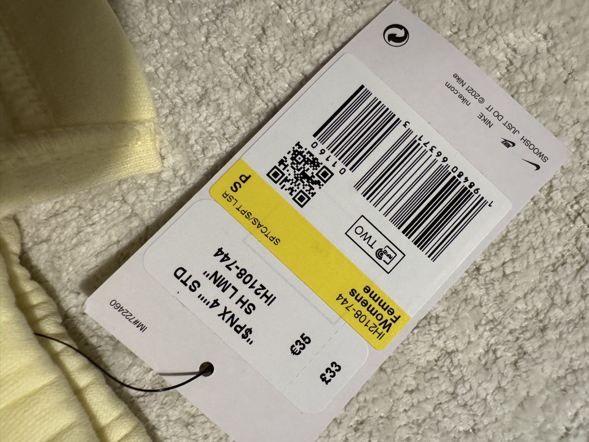 Nike Pantalons: Nike yellow Phoenix Shorts  – Neuf avec emballage d'origine à Zürich par di_archive 4