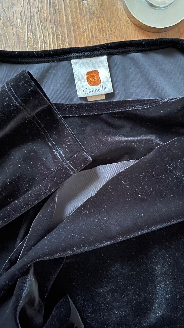 Cos Top: CANNELLE (FR) S M L /NP35CHF Velours Elastane Samt – Nuovo (secondo la descrizione) da Kölliken venduto da Prscoo 7