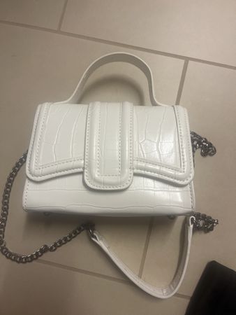 Weisse Zara Tasche mit Kroko-Optik, neuwertig!