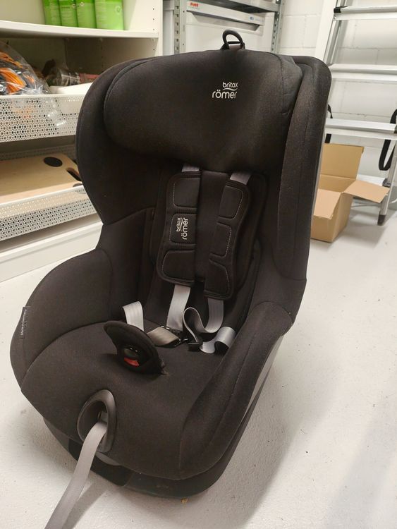Britax Römer Trifix 2 i-Size Kindersitz (Gebraucht) in Kilchberg ZH für ...
