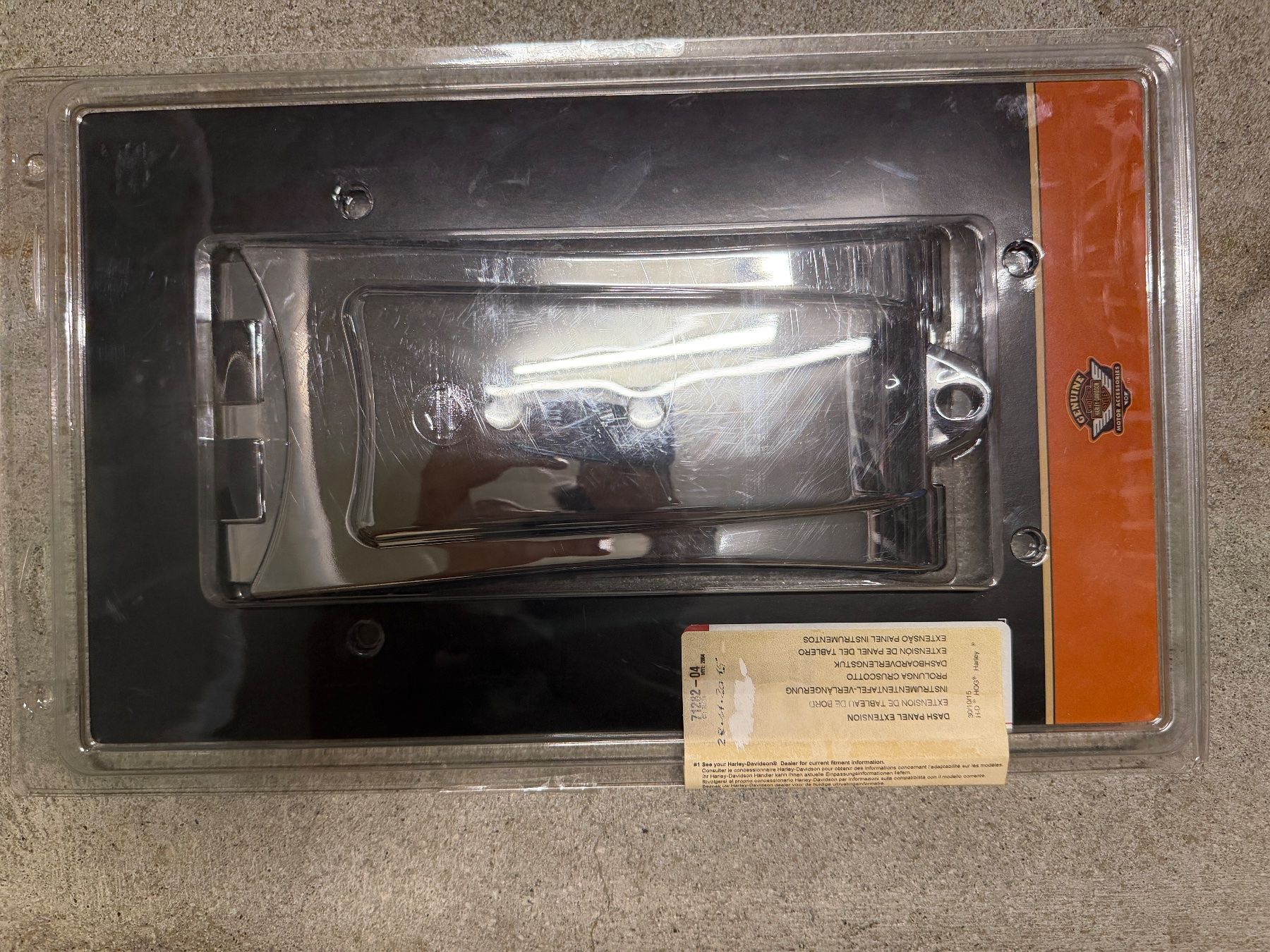 Harley-Davidson Toutes les pièces détachées moto: 71282-04 Harley-Davidson Dash Panel Extension – Neuf avec emballage d'origine à Ostermundigen par jas_9j7d 1