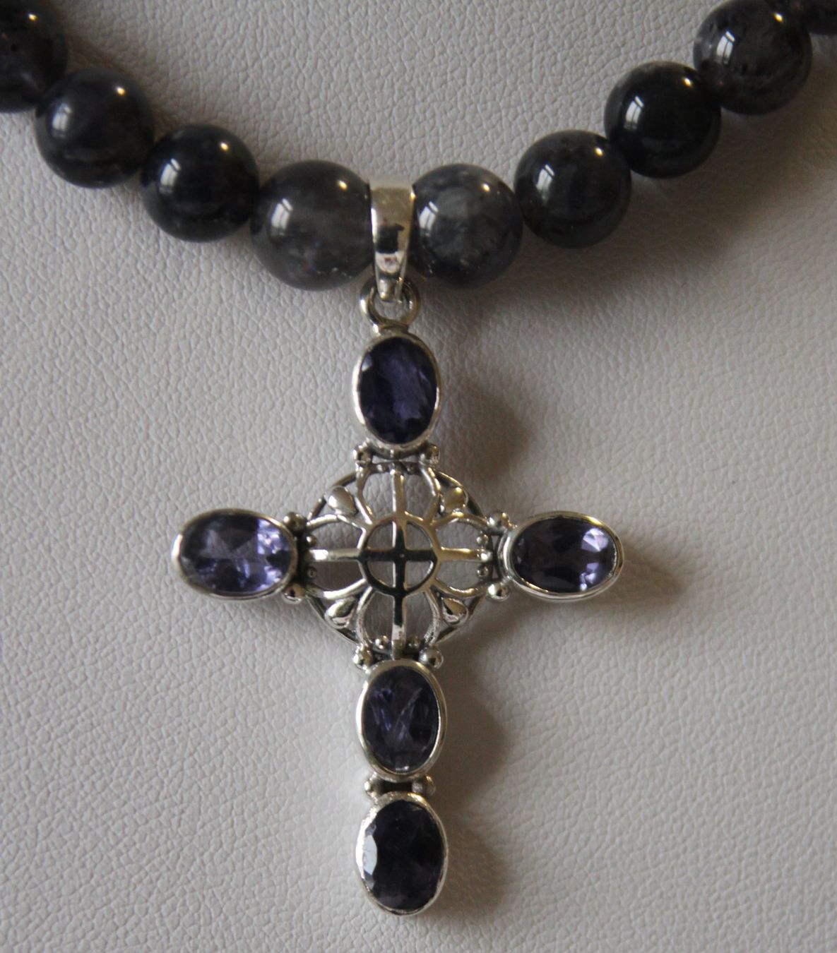 Ketten: NEU: iolith Kette Collier mit Kreuz  Edelstahl – Neu (gemäss Beschreibung) aus Matten b. Interl von Edelsteingalerie 5