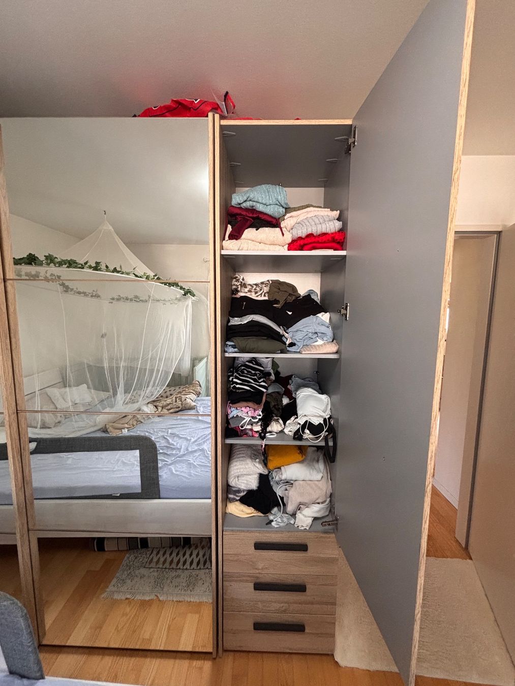 Armadi: Kleiderschrank mit Spiegelfront natur Nachbildung – Usato da Riedholz venduto da Charlie_2007 2