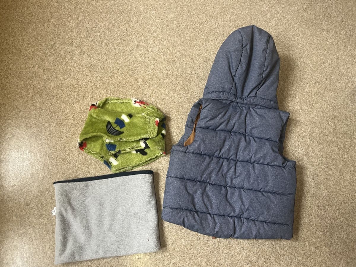 Kleiderpakete & -sets: Kleiderpaket Grösse 92/98 – Gebraucht aus Baldegg von Livio. 2