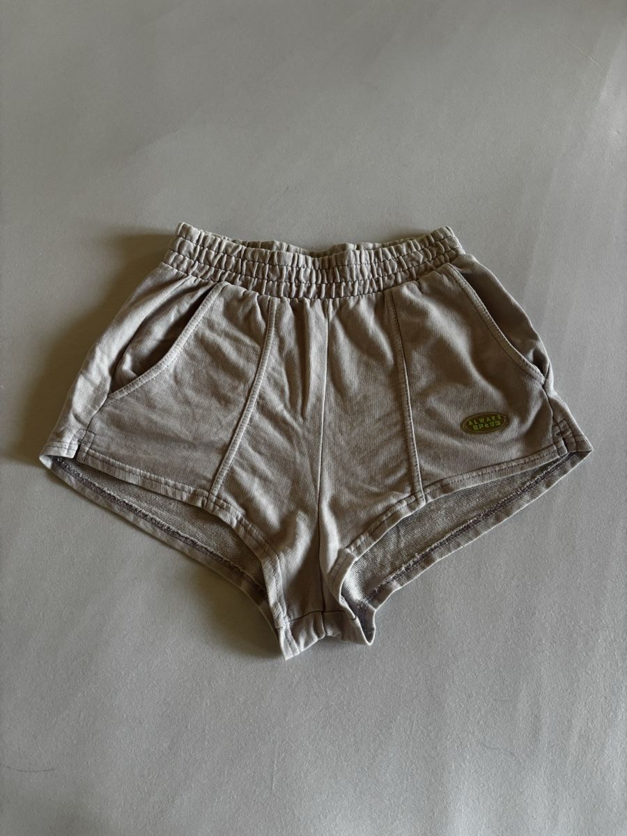 Bershka Kleiderpakete & -sets: short Bershka – Gebraucht aus Vouvry von sha_rk5q 4