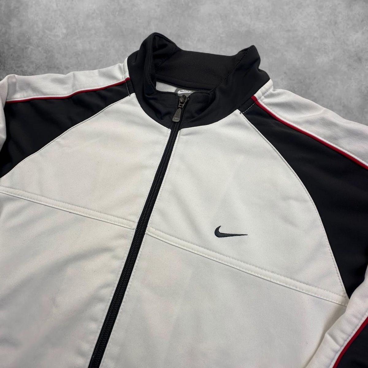 Nike Vestes: Nike white jacket – D'occasion à Erlinsbach SO par TogaResell 1