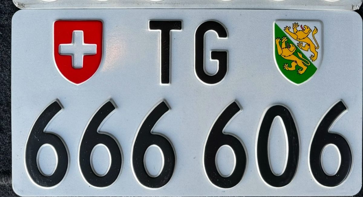 Insegne: Schweizer Kontrollschild TG 666606 - Top Zustand! – Usato da Sulgen venduto da THE-DRIVER