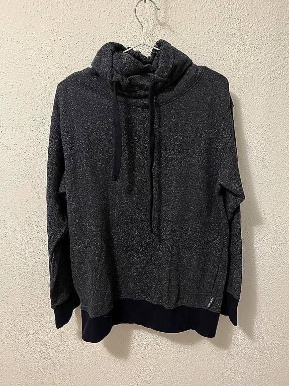 Maglioni & Felpe: Pullover Grösse M Kaputze – Usato da Lostorf venduto da Inga_r