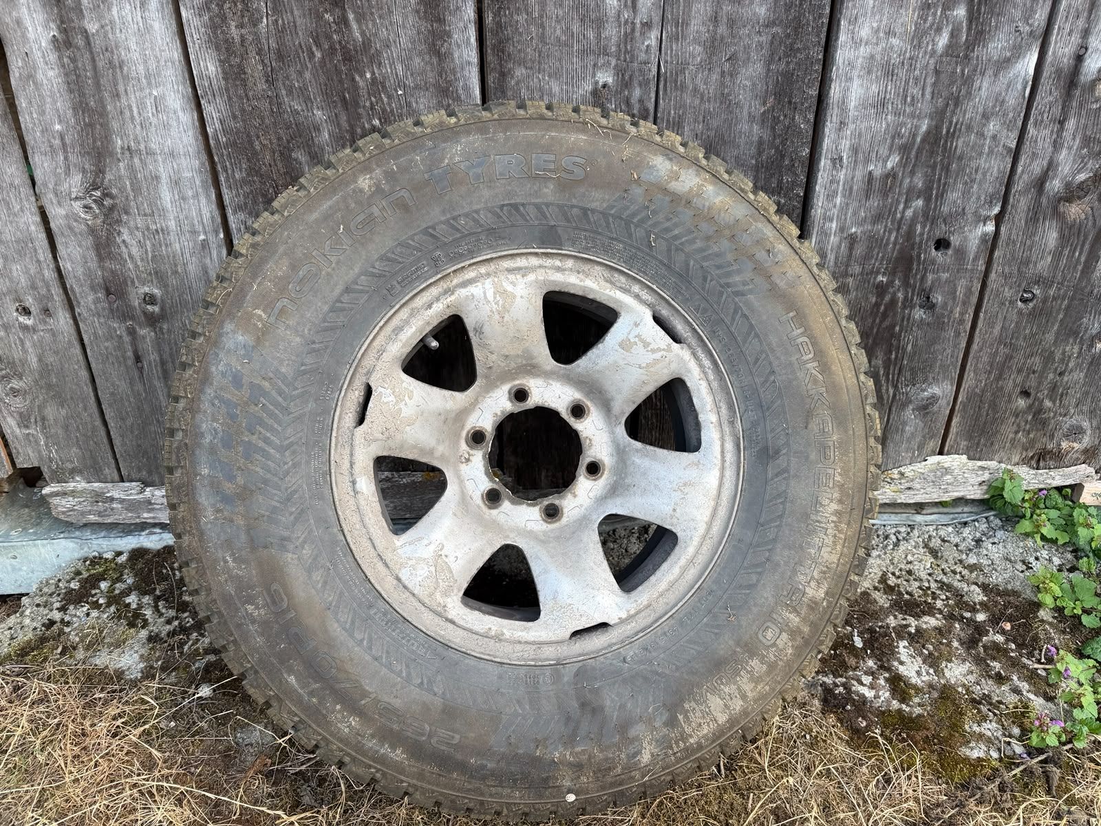 Nokian Pneumatici & Ruote complete: Pneu mit Spikes 265/70R16 – Usato da Eichberg venduto da sch_mpj6