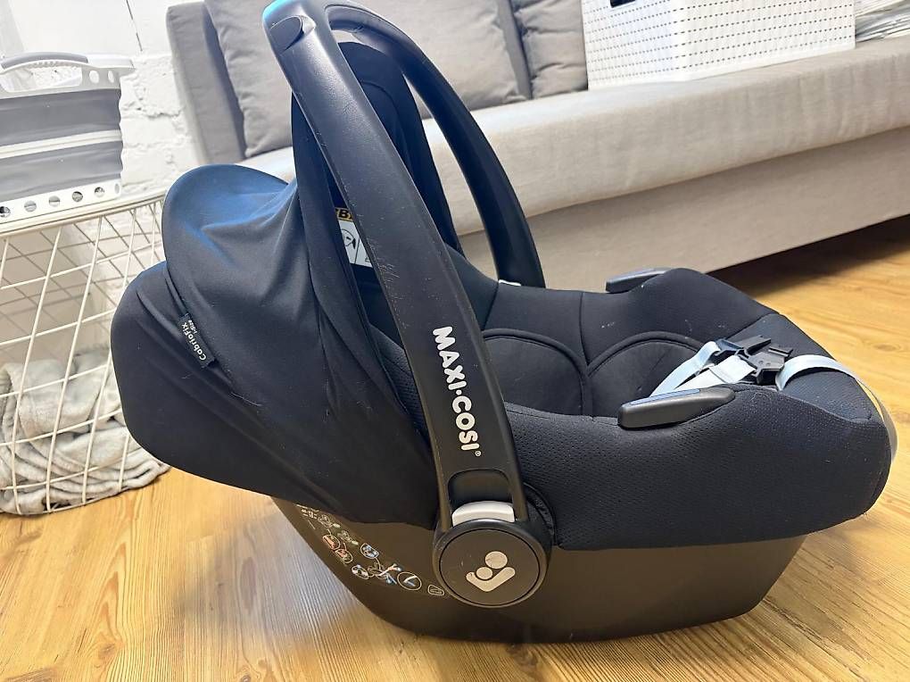 Auto-Kindersitze: Maxi Cosi + Isofix Station – Gebraucht aus Olten von 2Southpaw8 1