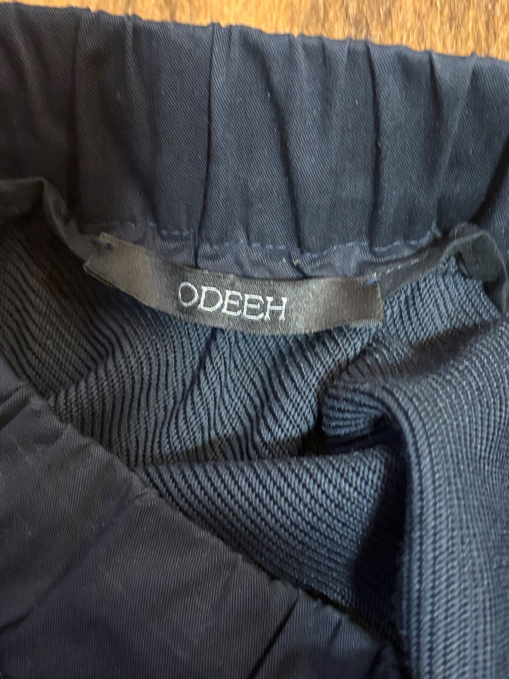 Jupes: Schwarzer ODEEH Minirock, Grösse 38den Herbst! – D'occasion à Gutenswil par mse_hbj5 5