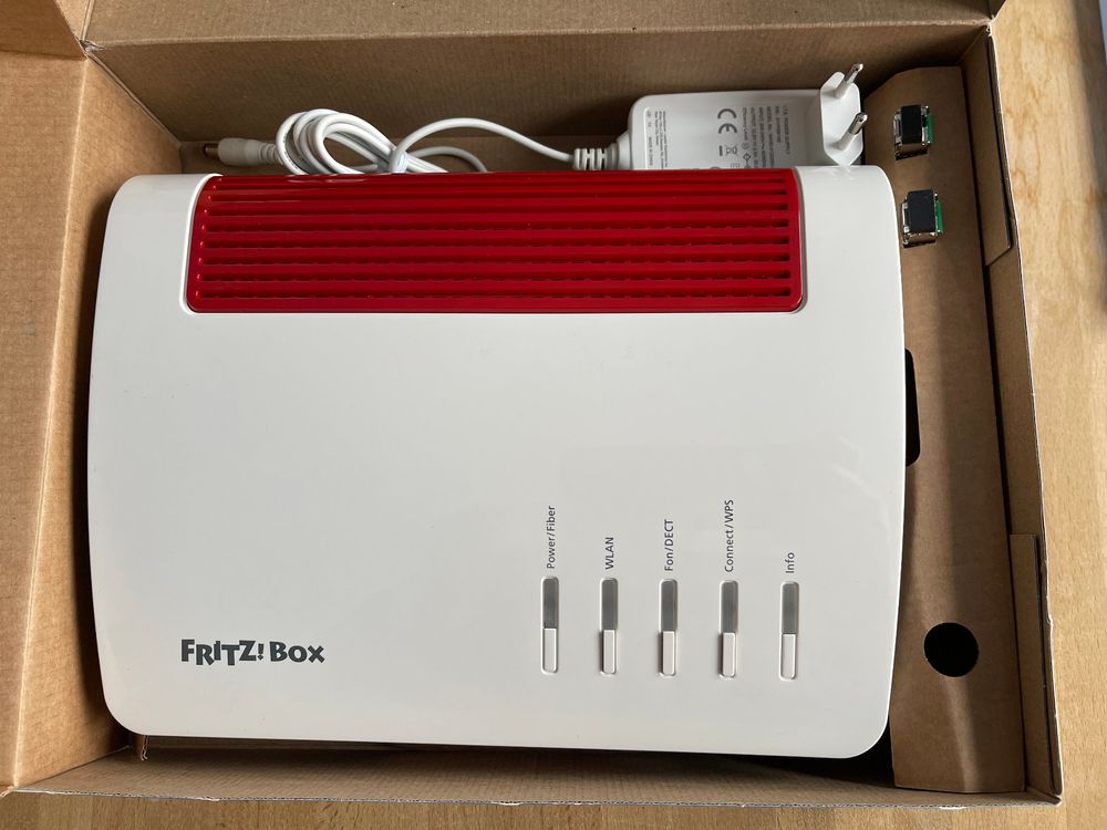 Fritzbox 5590 Router Glasfaser WLan Telefon komplett Kaufen auf Ricardo