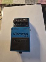 Boss VB-2 vibrato guitar pedal black label Made in japan