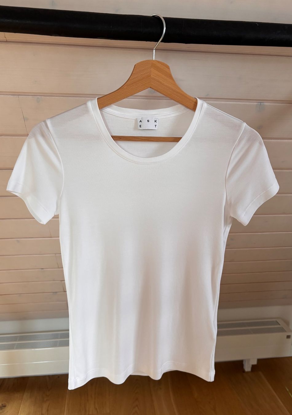 T-Shirts: ASKET t-shirt – Neu (gemäss Beschreibung) aus Kilchberg ZH von ben_pc68