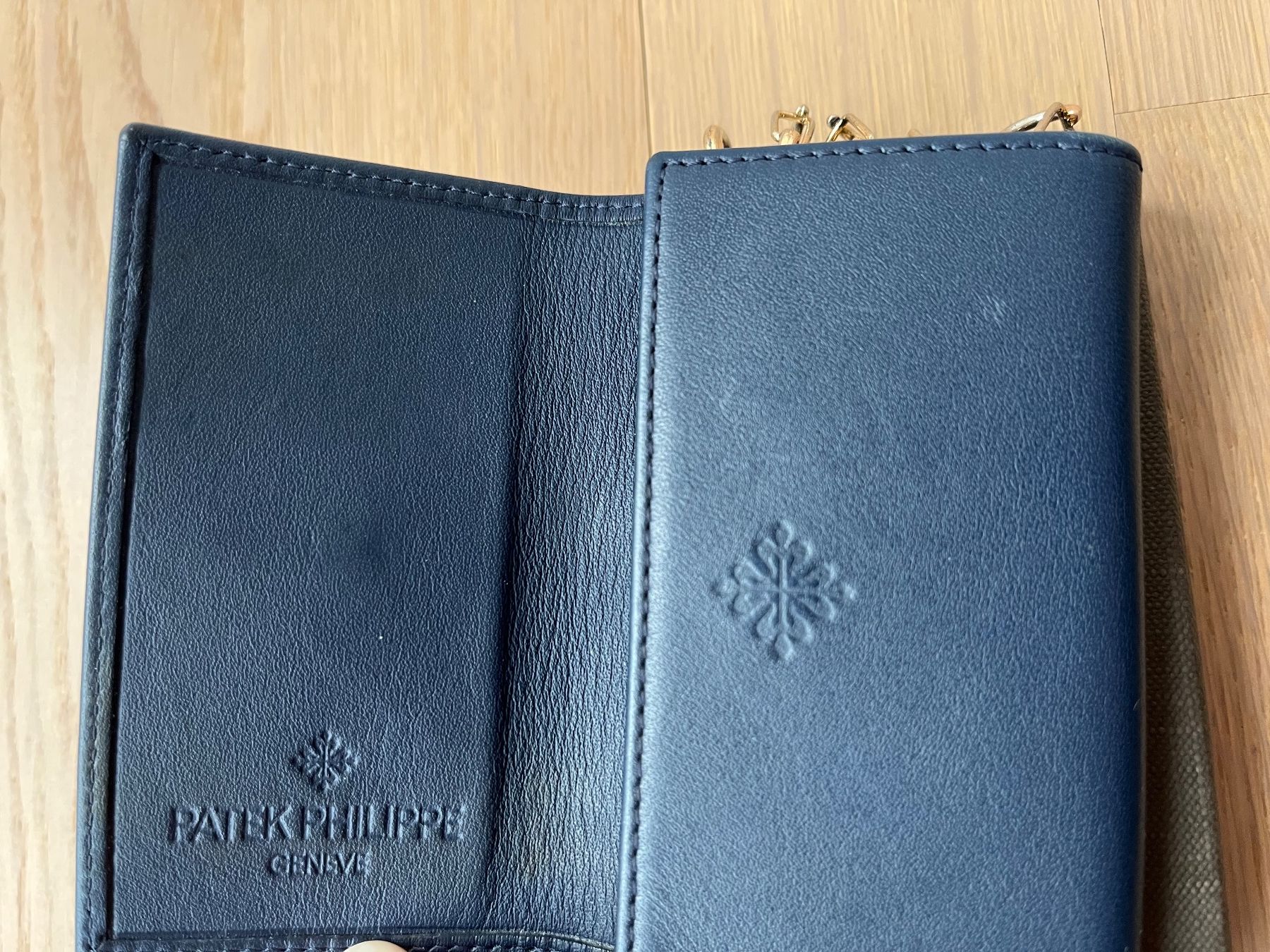 Patek Philippe Altro in  Abbigliamento & Accessori: Patek Philippe étui à clés/Schlüsseletui – Nuovo e nell'imballaggio originale da Villars-sur-Glâne venduto da etoupe621 2