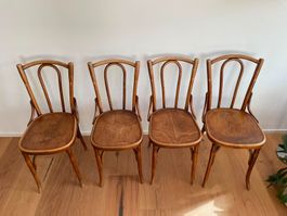 4 antike Bistro-Stühle