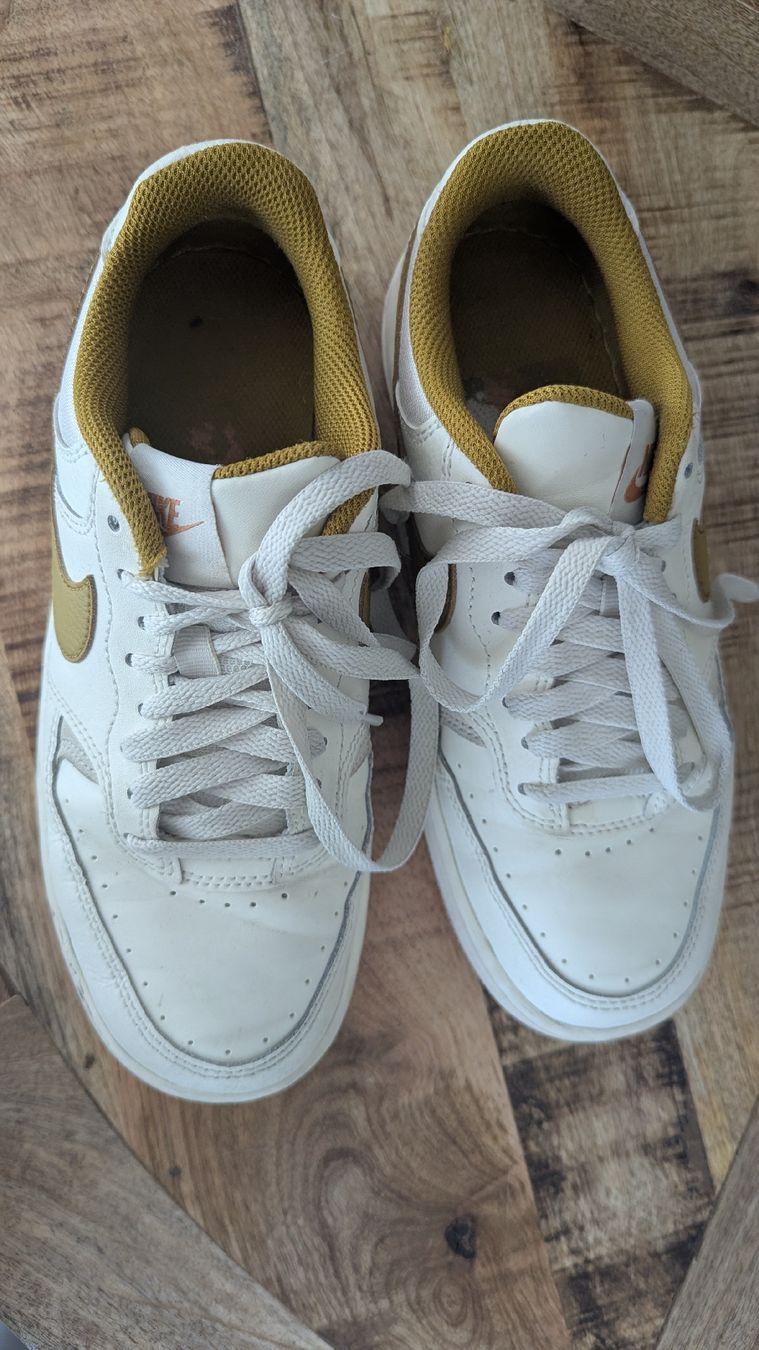 Nike Scarpe da uomo: Nike Schuhe Gr. 37.5 – Usato da Birr venduto da Liv_Nina 1