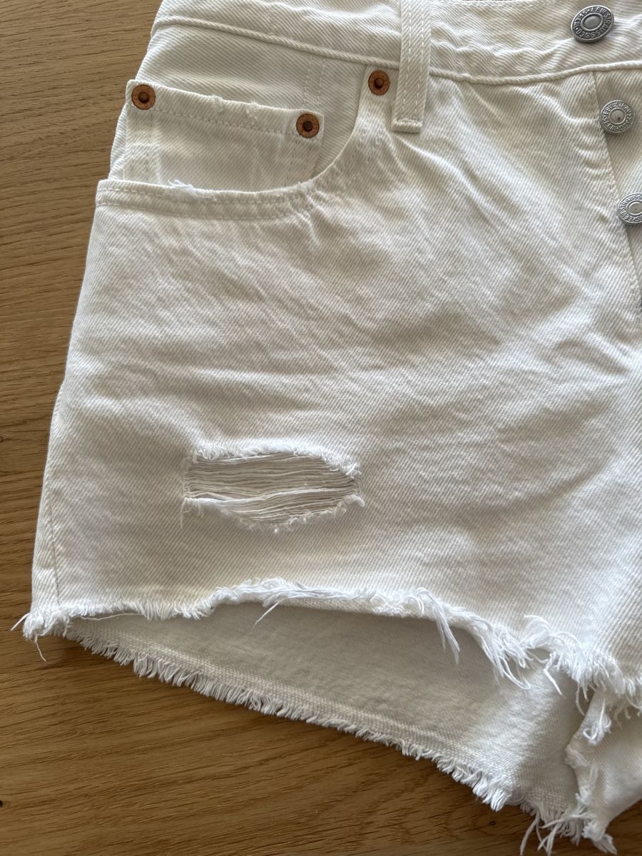 Levi's Jeans: Levi’s short Weiss Damen – Usato da Bellach venduto da Kirtap21 3