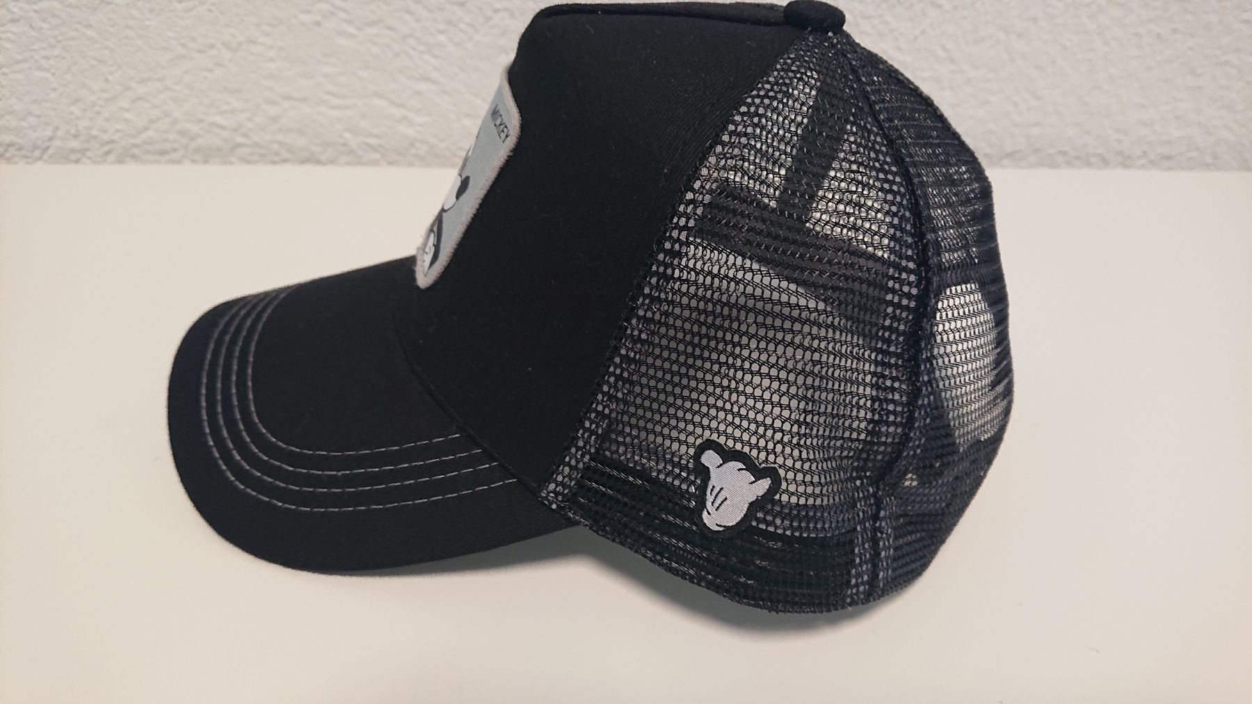 Altro in  Abbigliamento & Accessori: Trucker Cap Micky Mouse schwarz – Nuovo (secondo la descrizione) da Madiswil venduto da Sandraho 1