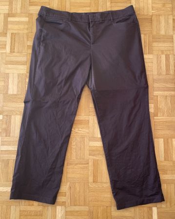 Tolle Stoffhose dunkelbraun, Grösse 20 (=50)