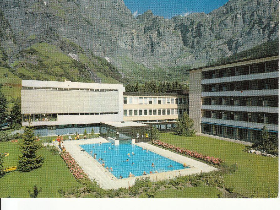 Cartoline postali: Leukerbad Aussenbad 1985 – Usato da Bürglen TG venduto da StampGraf